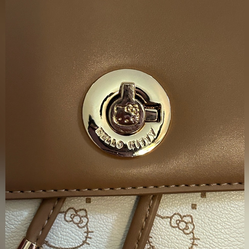 Hello Kitty Leather Backpack - Picture 4 of 7